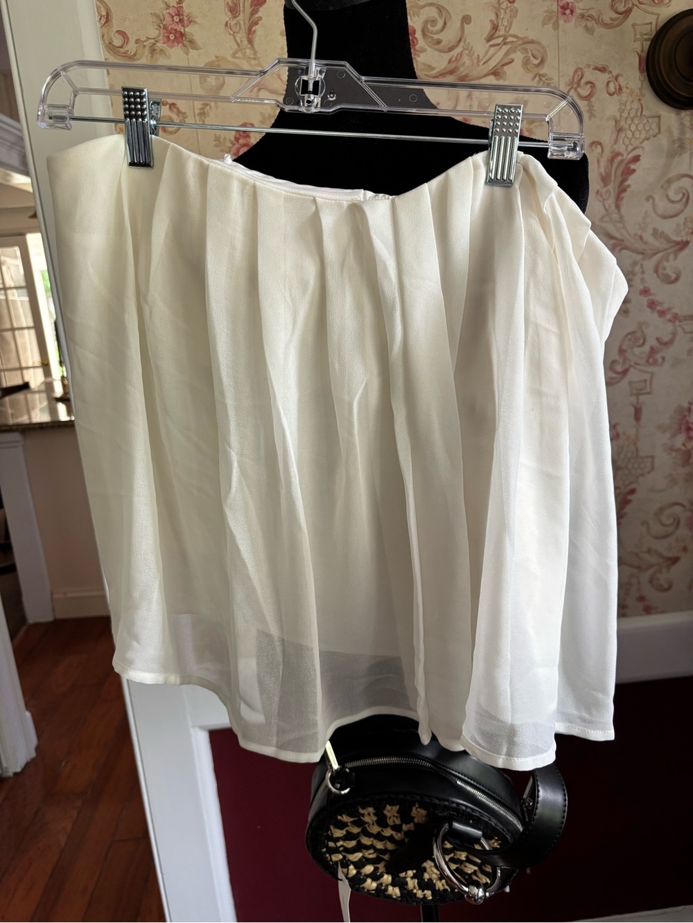 Banana Republic Cream Chiffon Pleated Skirt